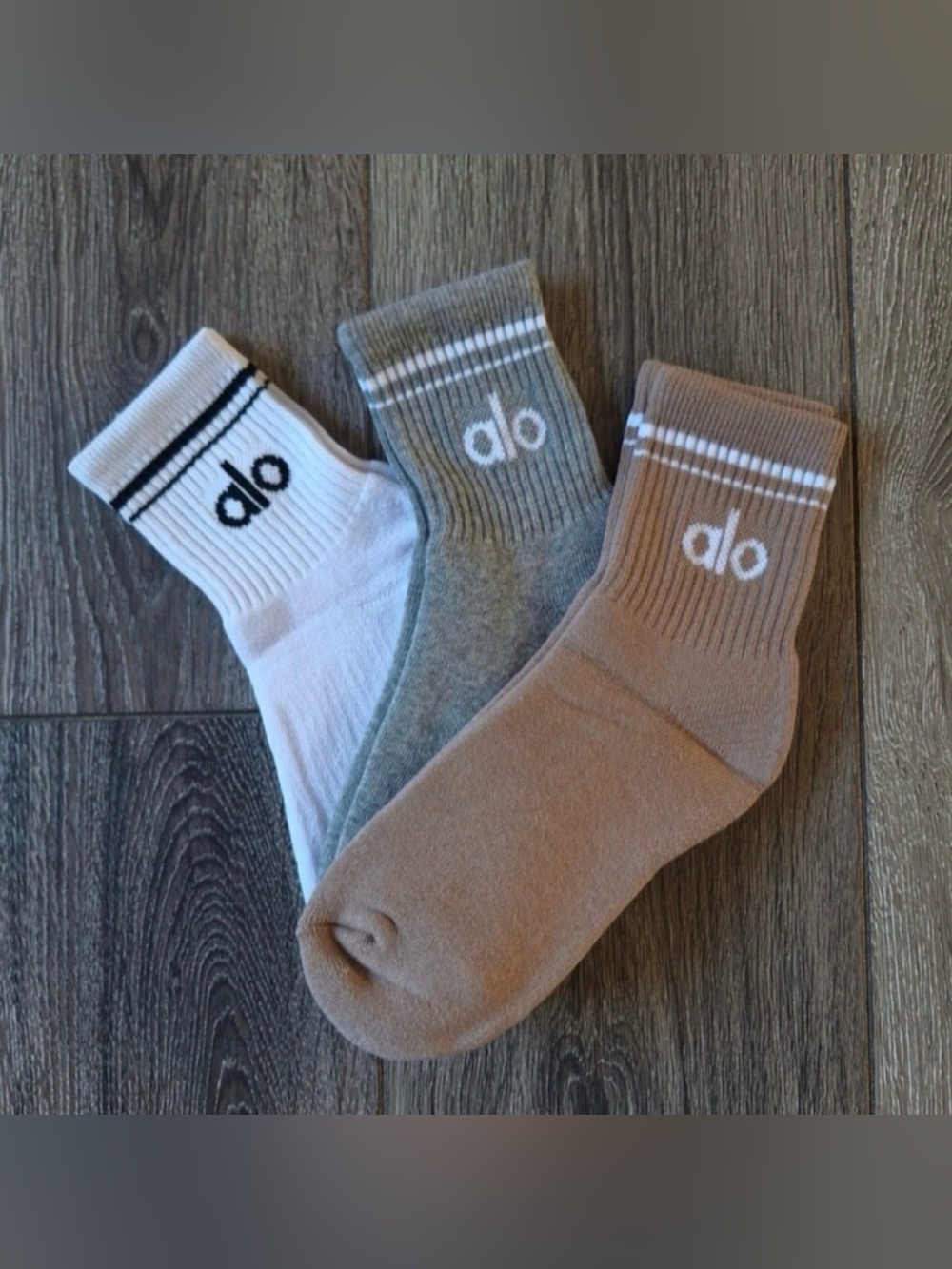 Alo Throwback socks 3 pairs brand new